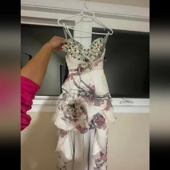 Grad Dress NEW - Picture 2 of 4